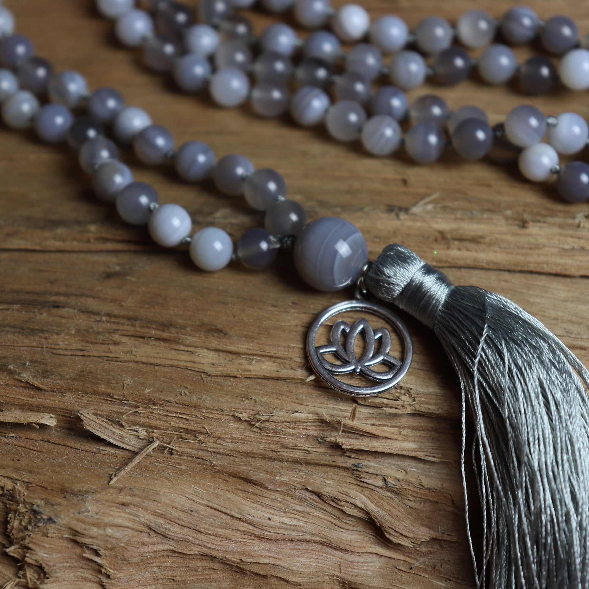 Balancing- 108 Agate Mala Beads Necklace - The Spirit of Life