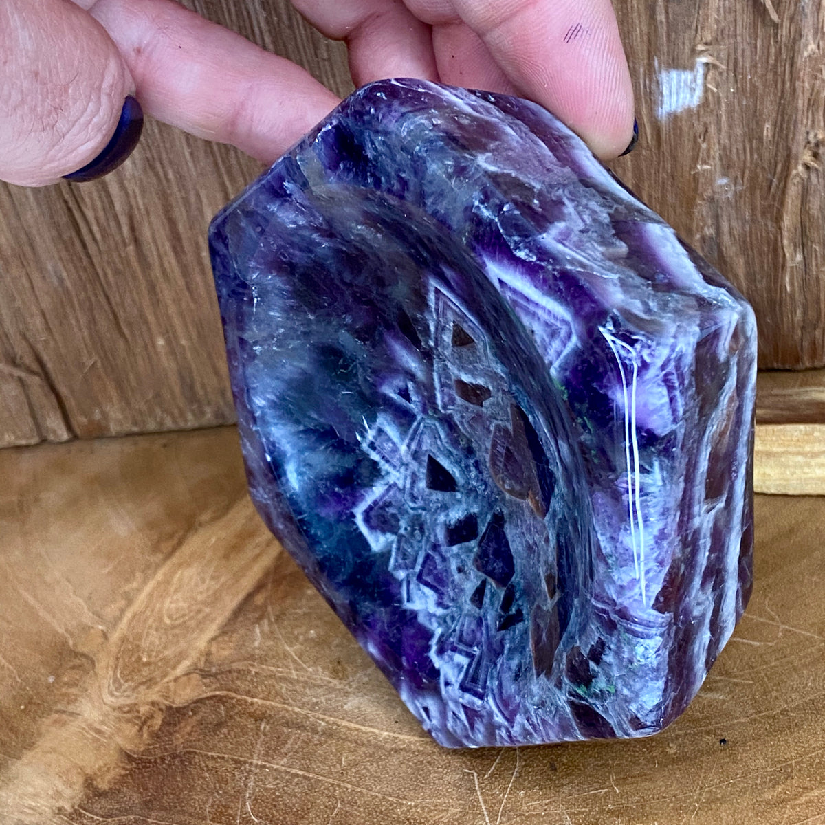 Chevron Amethyst Hexagonal Bowl 406g - The Spirit of Life