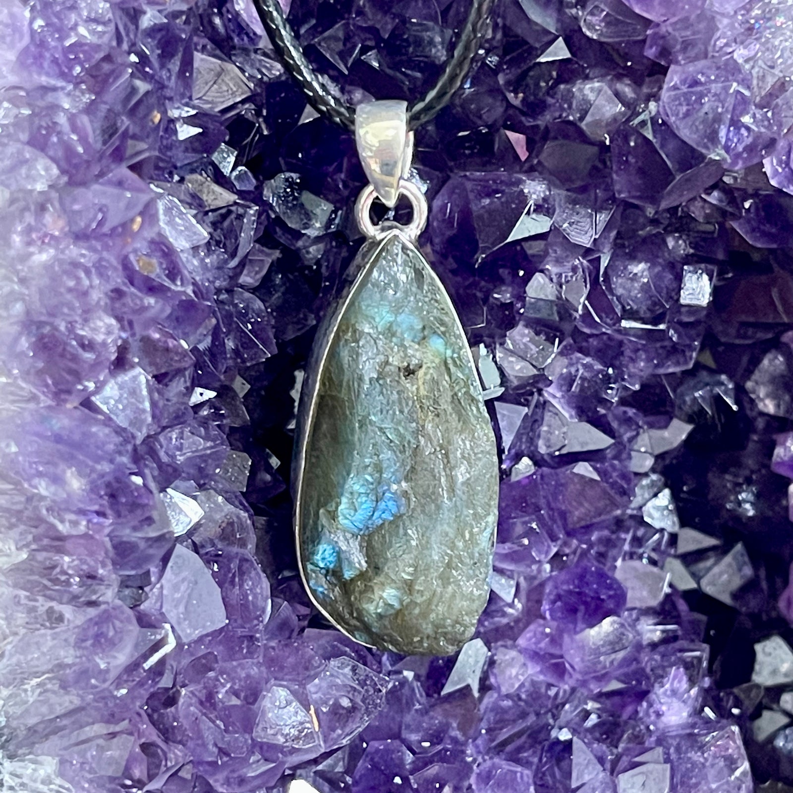 Rough Labradorite Sterling Silver Pendant - The Spirit of Life