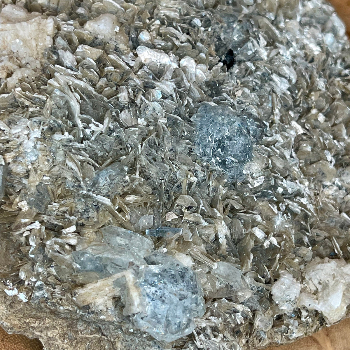 Natural Aquamarine Crystal in matrix 392g - The Spirit of Life