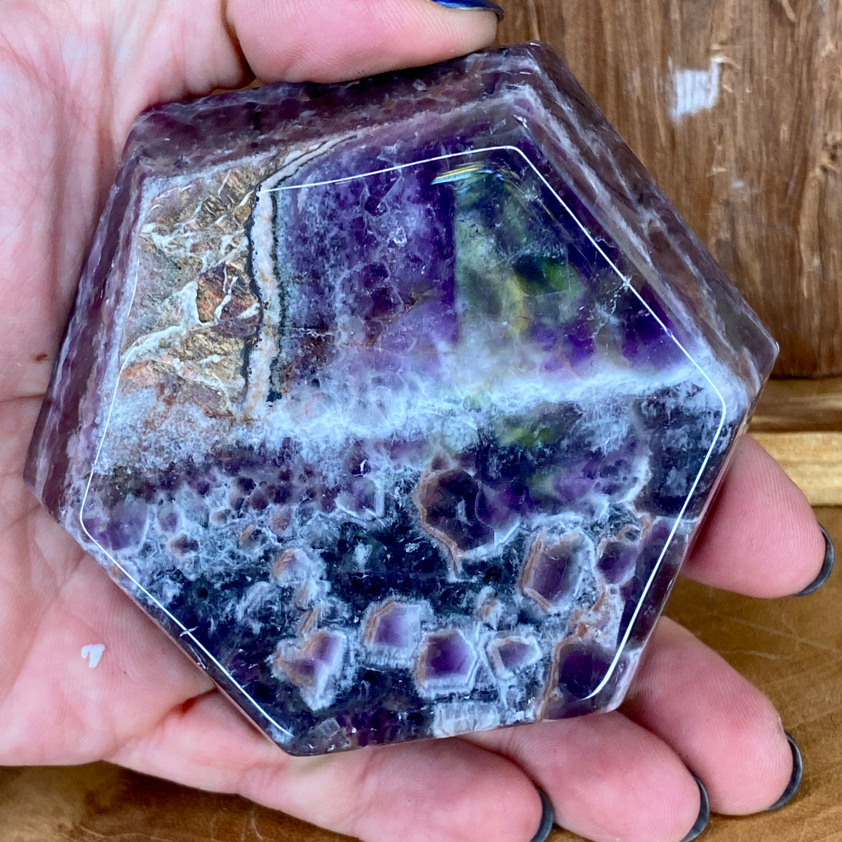 Chevron Amethyst Hexagonal Bowl 406g - The Spirit of Life