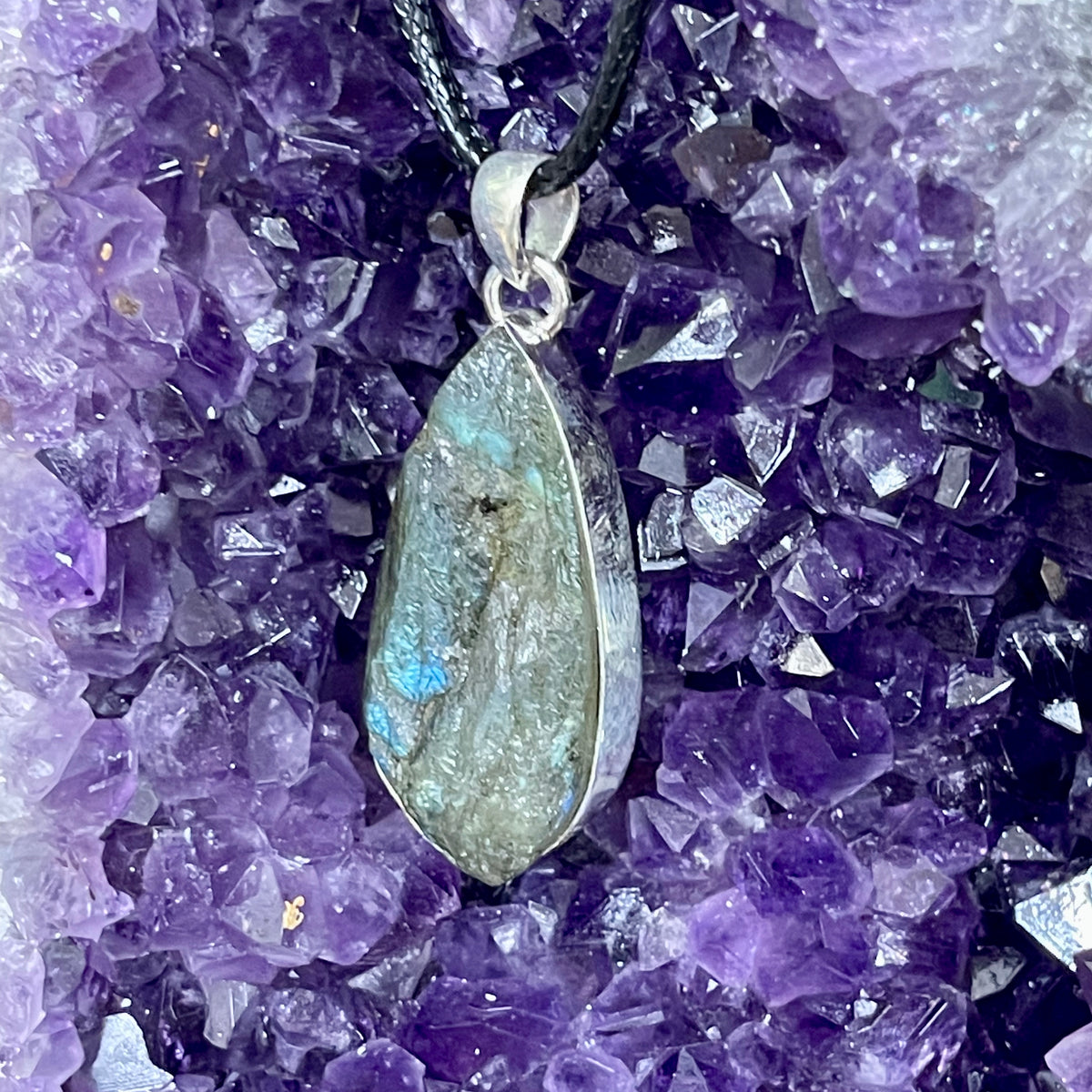 Rough Labradorite Sterling Silver Pendant - The Spirit of Life